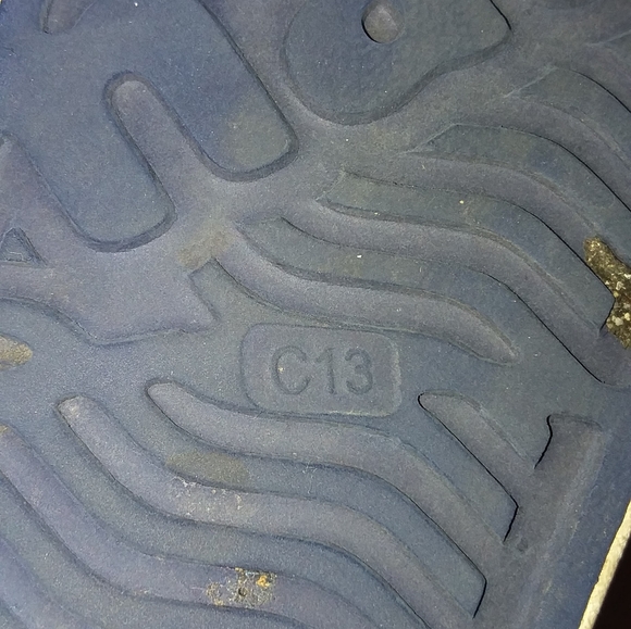 Native Shoes - Picture 7 of 8